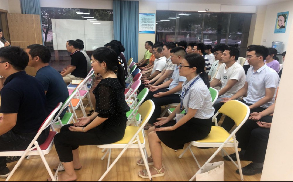 章贡高新区心理健康服务中心为憶源科技开展心理科普讲座